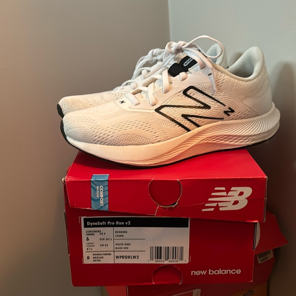 Women’s Newbalance DynaSoft pro run v2
